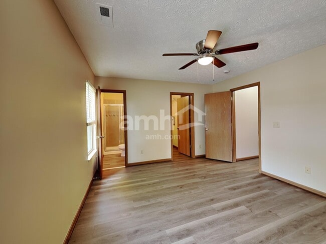 Building Photo - 4930 Kingpin Dr