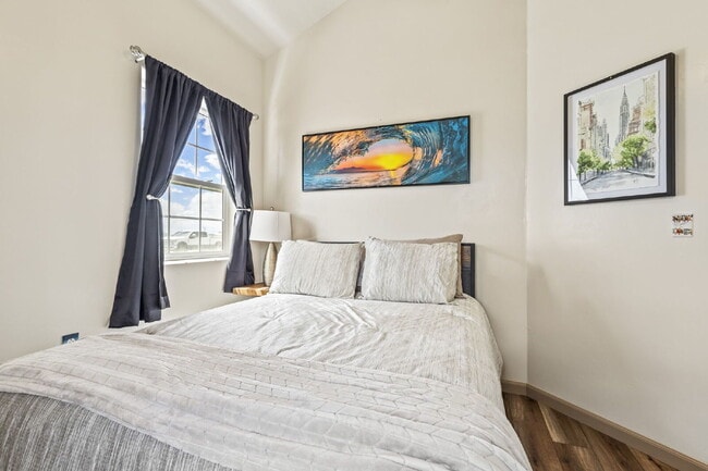 Building Photo - Stylish Furnished Tiny Home • 1 Bedroom • Laundry • Gated Community