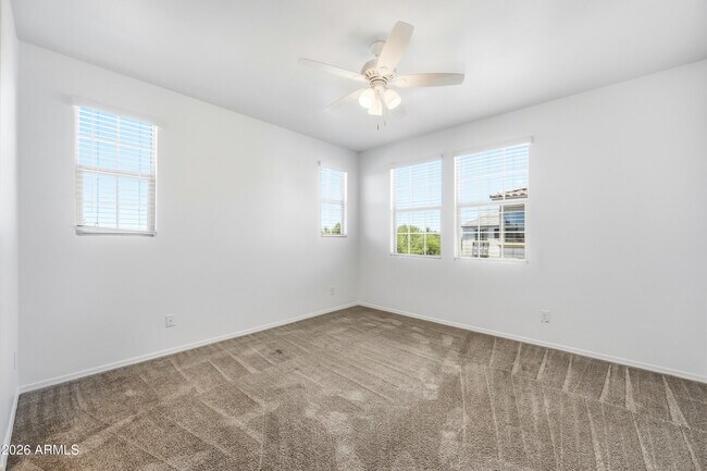 Building Photo - 1632 E Lowell Ave