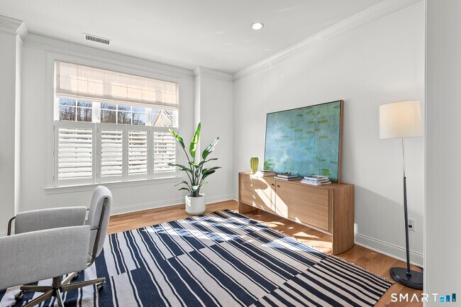 Building Photo - 35 Moorland Dr