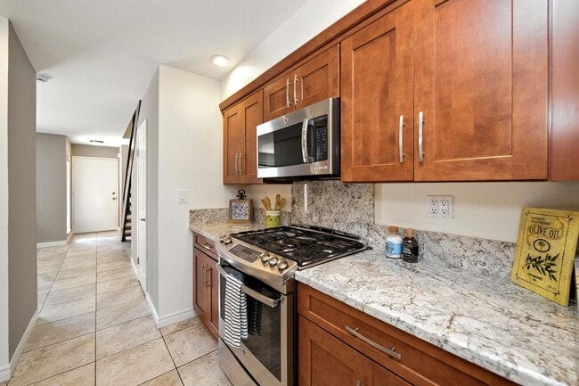 Building Photo - 28763 Conejo View Dr