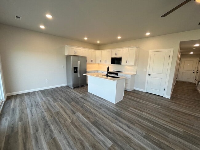 Building Photo - 73 SE 361st Rd