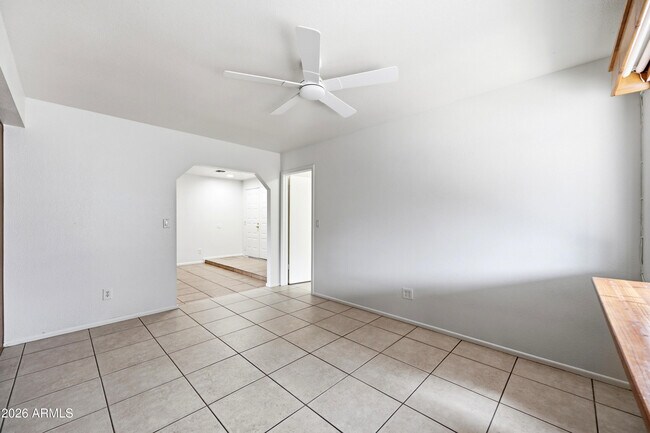 Building Photo - 8520 W Alice Ave