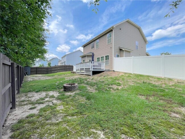 Building Photo - 194 Watchmen Ln