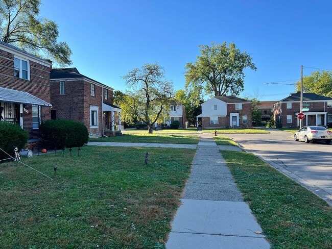 Building Photo - 8880 Rutherford St