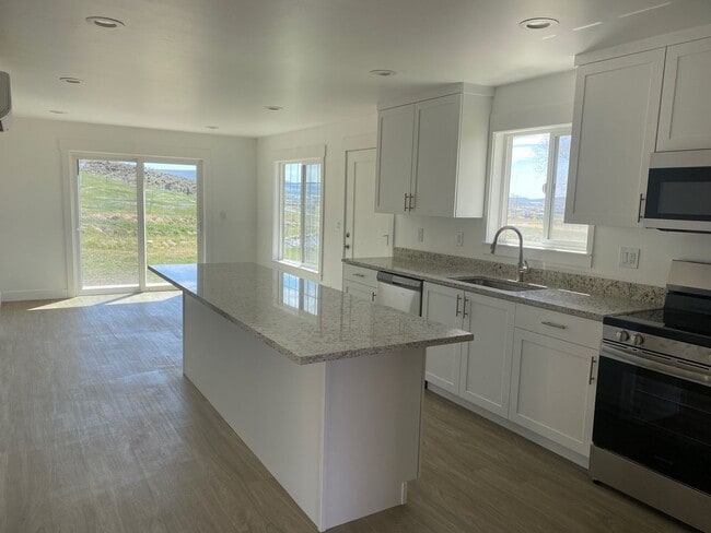 Building Photo - Cruze Ranch
