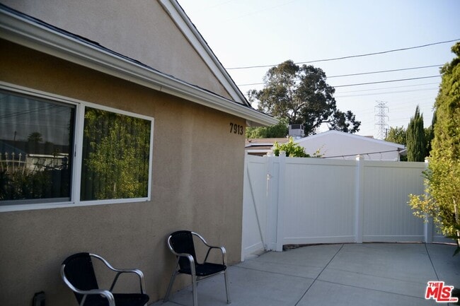 Building Photo - 7913 Vanscoy Ave
