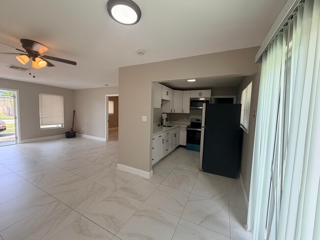 Building Photo - 6036 Westover Rd