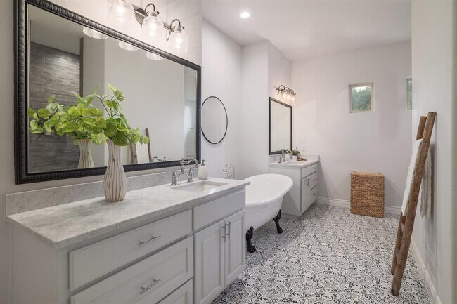 Building Photo - 308 Aldea Cove