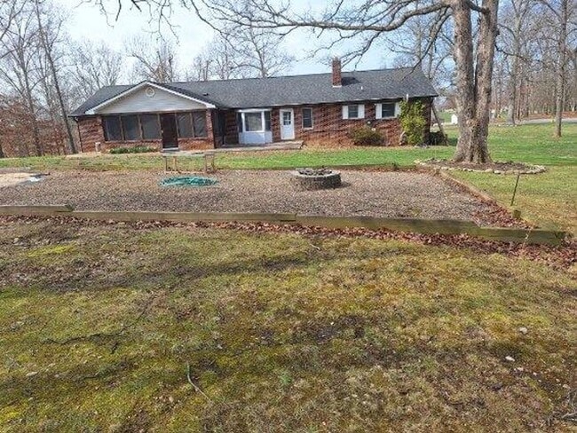 Building Photo - 1084 Nease Dr