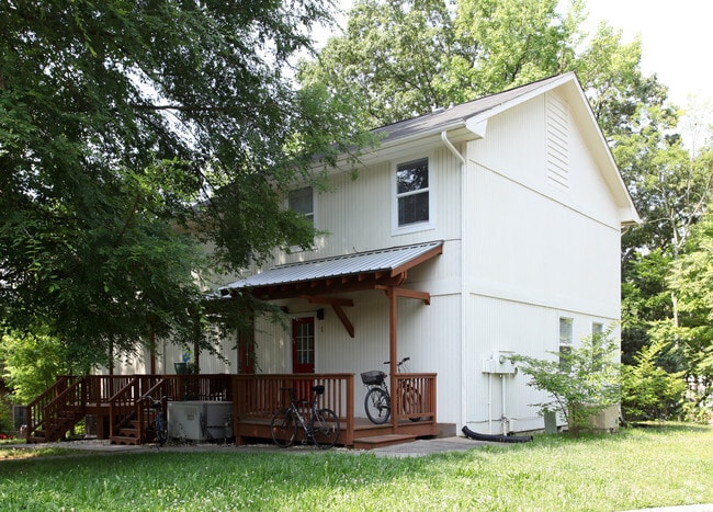 Building Photo - McCauley Trail Apartment