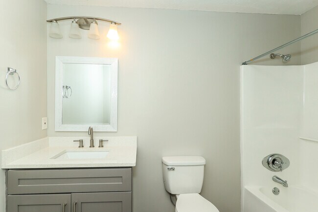 Building Photo - Fantastic 4bd/2ba home! Let yourself in!