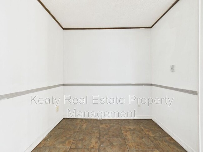 Building Photo - 102 Limoges St