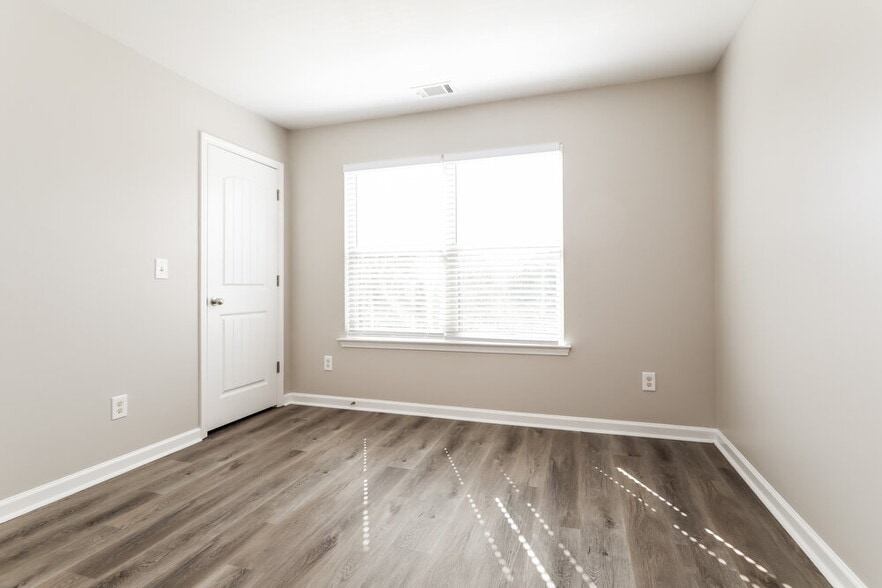 Building Photo - 576 Grenier Terrace NE