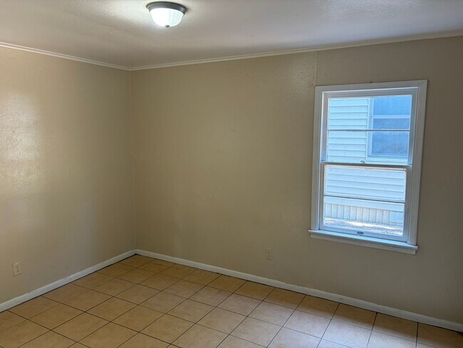 Building Photo - *1252 Dudley Lane