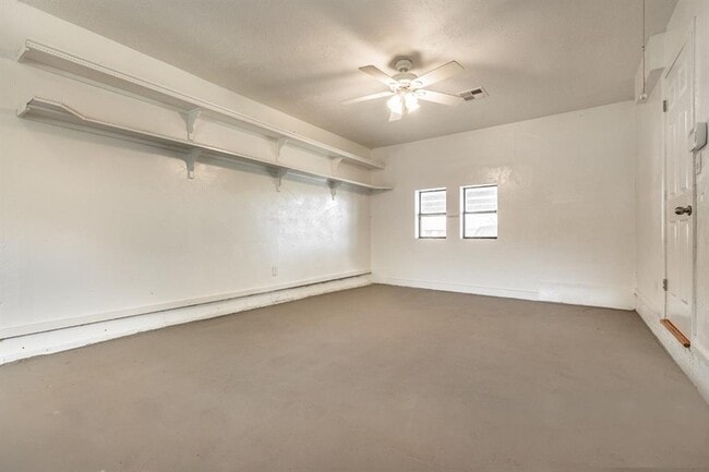 Building Photo - 709 NE 79th Pl