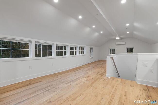 Building Photo - 523 Danbury Rd