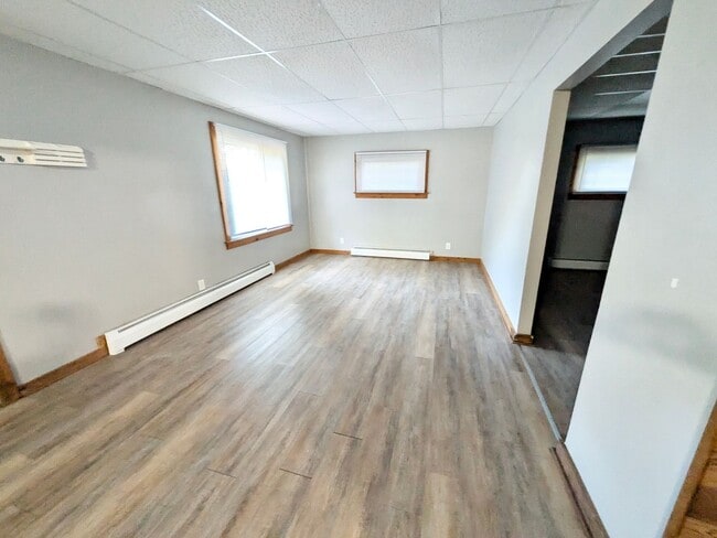 Building Photo - HUGE 3 Bed/2 Bath Home with your own private workshop + oversized garage