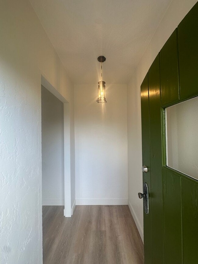 Building Photo - 413-413-413-412 Montgomery St