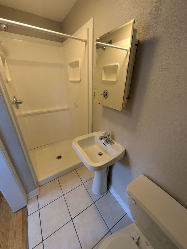 Building Photo - 3BD/2.5BA Single Family Home in Conover, NC