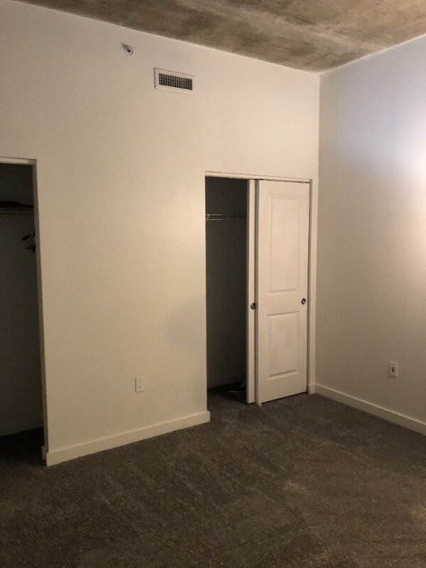 Building Photo - 300 S Australian Ave