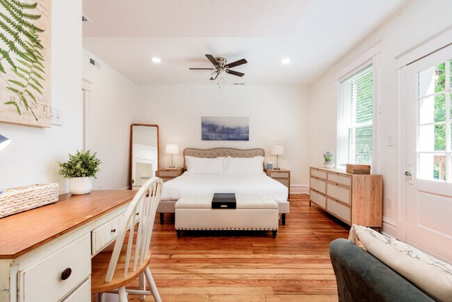 Building Photo - 3971 Juniata St