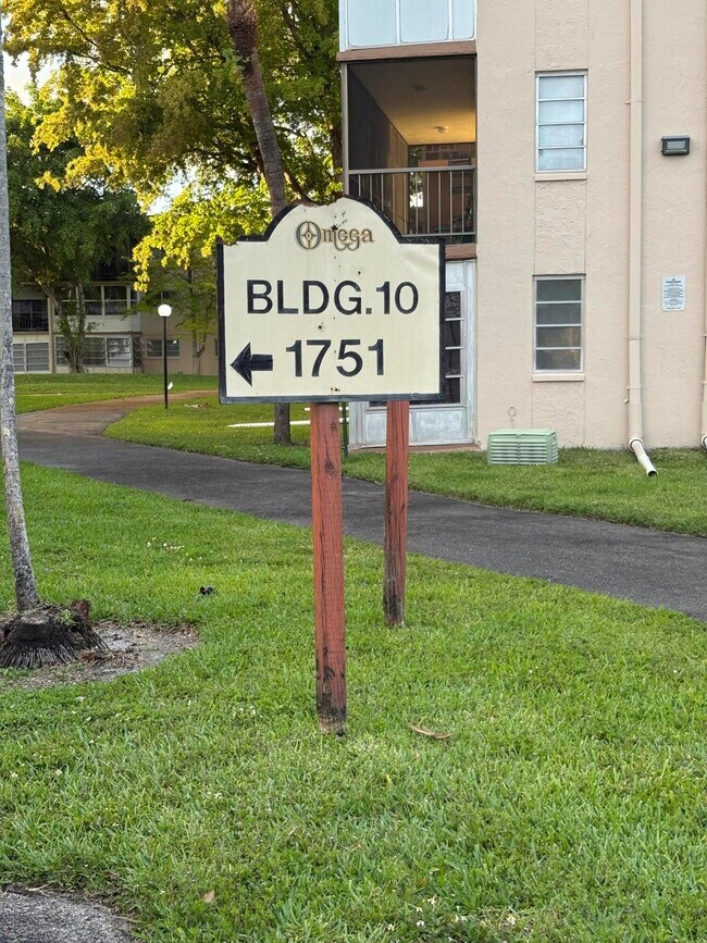 Building Photo - 1751 NW 75th Ave