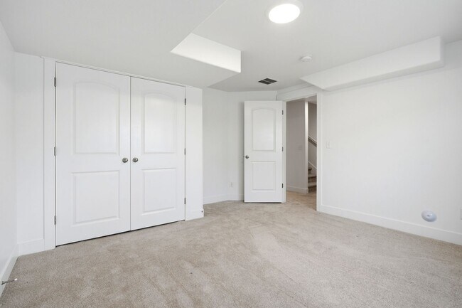 Building Photo - 1627 W Talus Rdg Dr