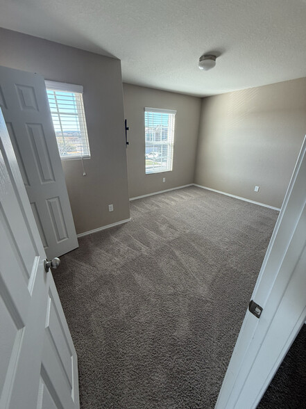 Building Photo - 9822 Silver Mist Wy