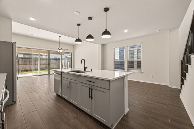 Building Photo - 3405 Knighton Hill Dr