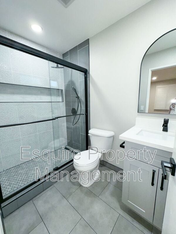 Building Photo - 1630 Helm Dr