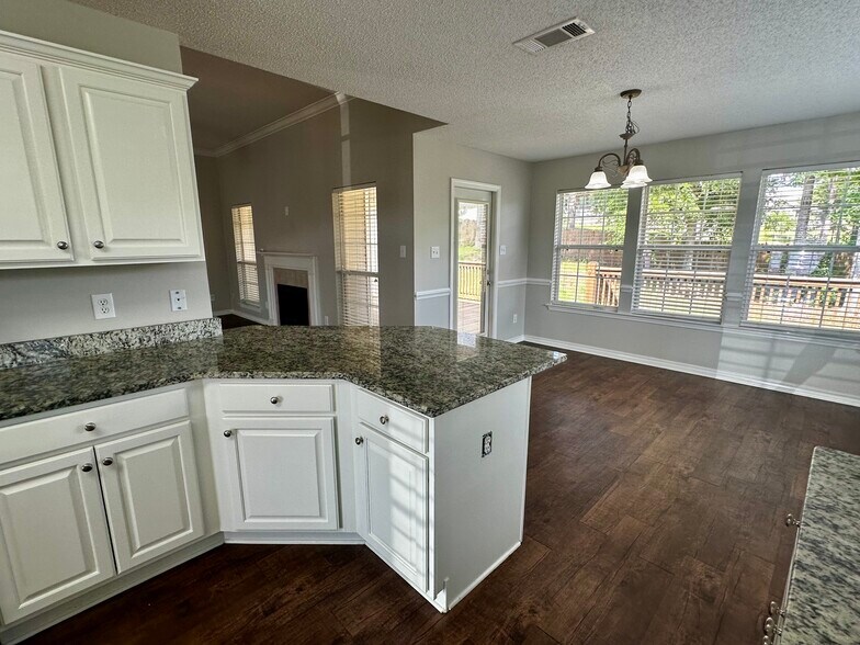 Building Photo - 27078 Stratford Glen Dr