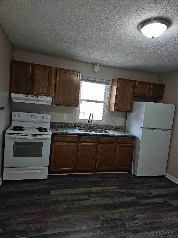 Building Photo - 861 Buchanan Trail E