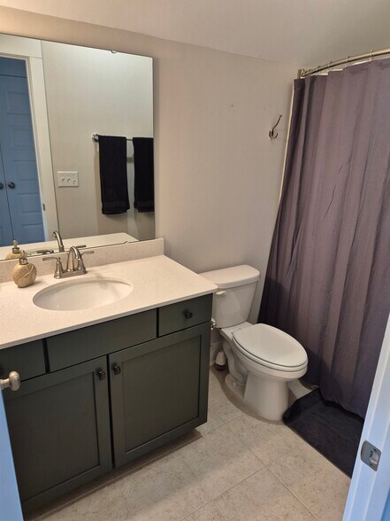 Building Photo - 386 Bumble Cir