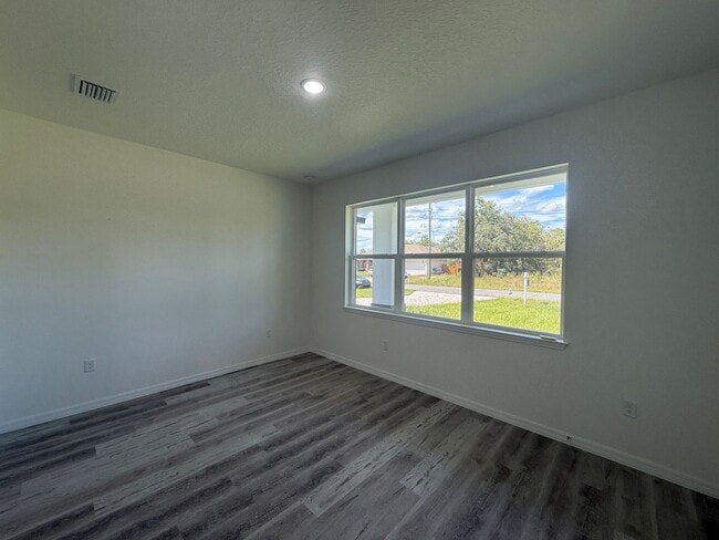 Building Photo - New Construction Suite! 1/1 Side entry uni...
