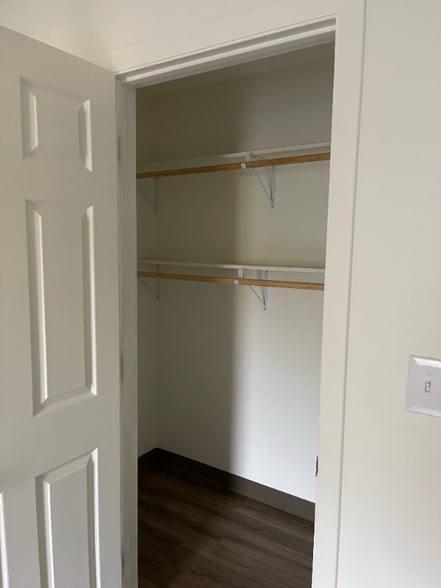 Building Photo - 498 Marlboro Rd