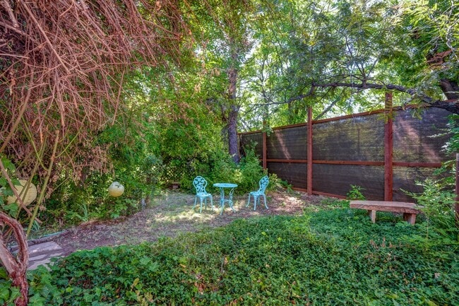 Building Photo - 1825 Vanderhoef Ln