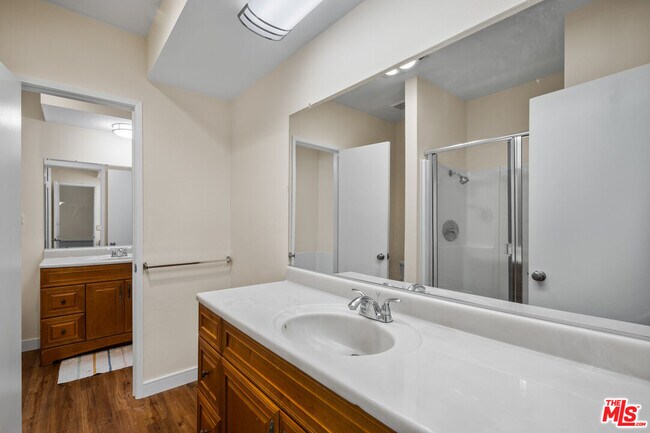 Building Photo - 348 Miraleste Dr