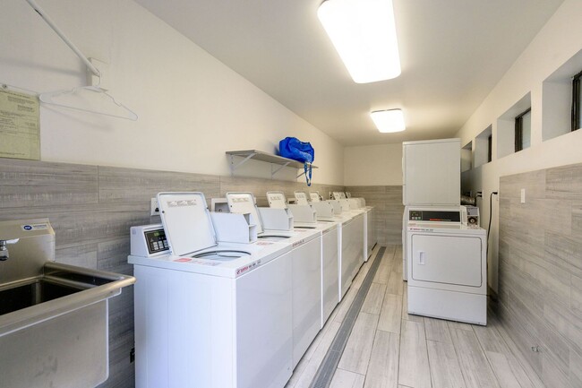 Building Photo - Charming 2bd, 1ba Condo in Mountain View