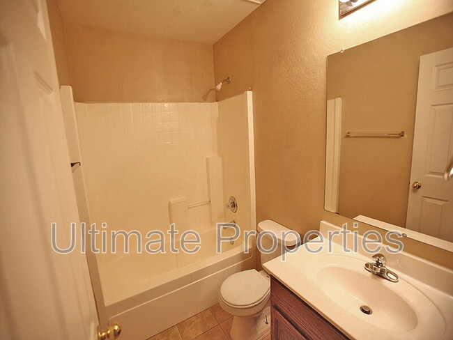 Building Photo - 2333 W Maldonado Dr