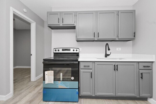 Interior Photo - 8124 S Western Ave. Chicago IL