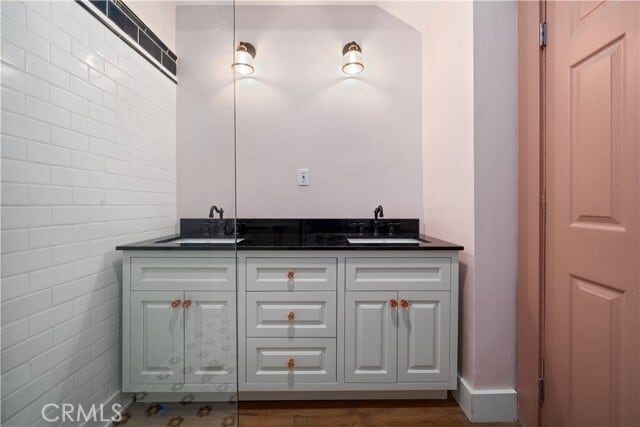 Building Photo - 326 Daisy Ave