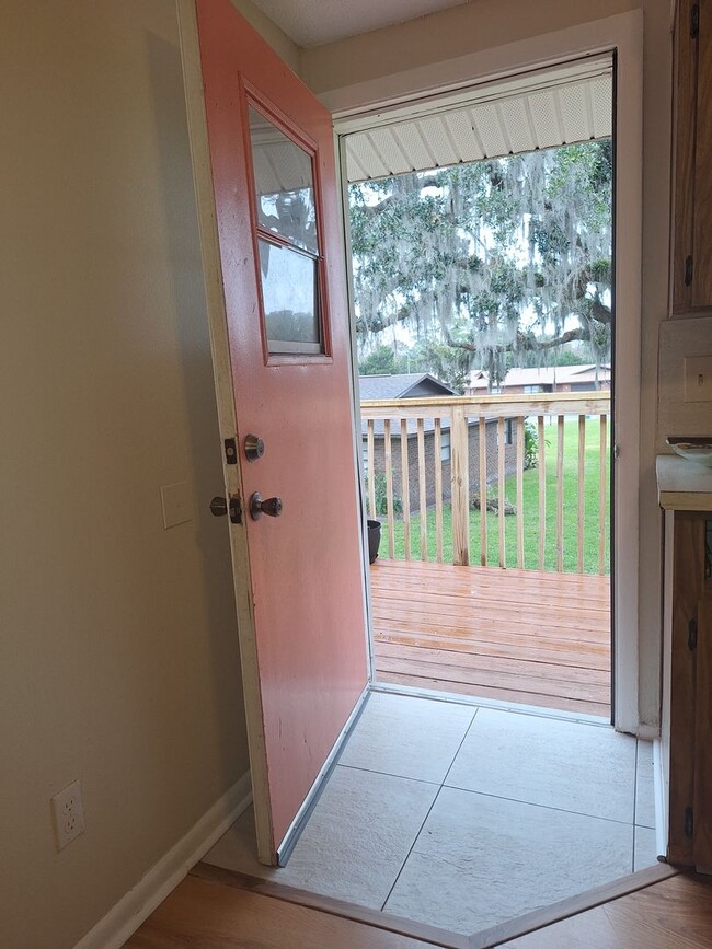 Building Photo - 2nd Floor Apartment in New Smyrna Beach