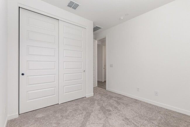 Building Photo - 4054 E Amoroso Dr