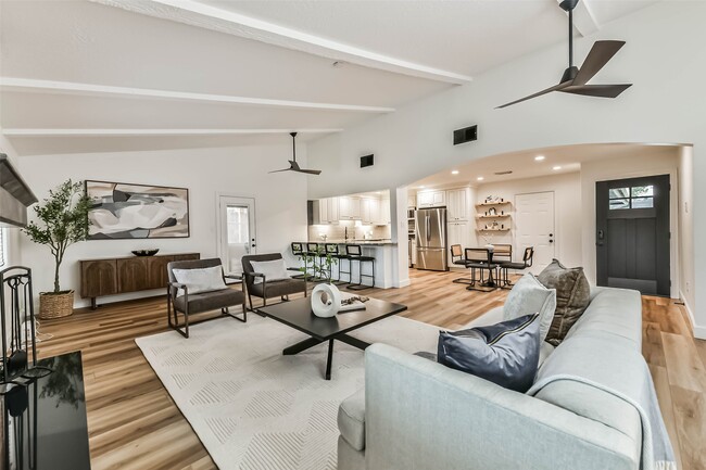 Building Photo - 16822 Hibiscus Ln