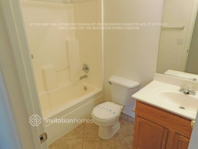 Building Photo - 14703 N 148th Ave