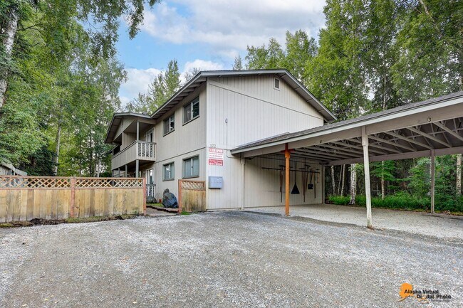 Building Photo - 1102 Broaddus St