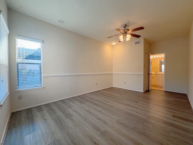Building Photo - 7900 Bissonnet St