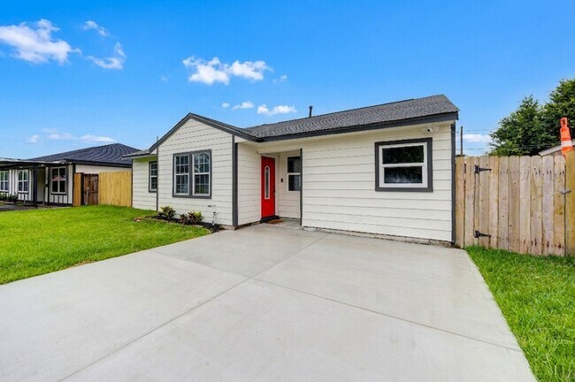 Building Photo - 12434 Mylla St