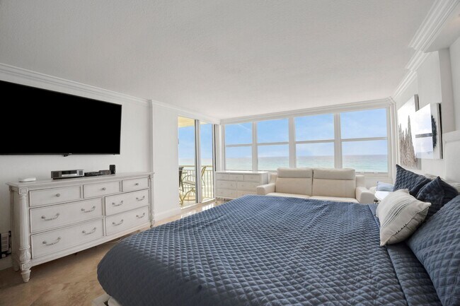 Building Photo - 3546 S Ocean Blvd